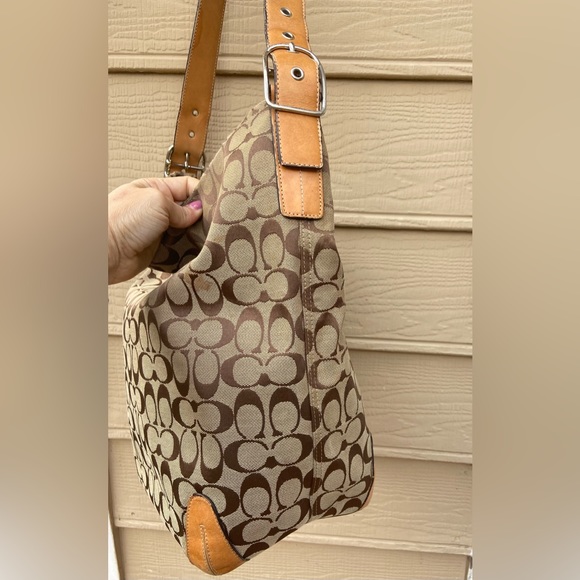 Coach Signature Shoulder Bag Duffle Zip Top Closure 6083 Brown Tan Leather - Picture 4 of 16